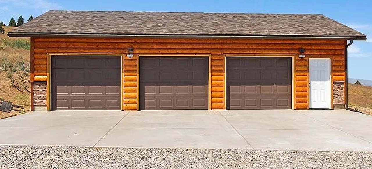 Log Shops, Barns & Garages Featured Image